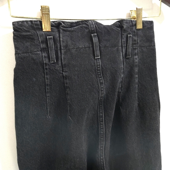 Abercrombie and Fitch| Black High-Waisted Mom Jeans Jeans Acid Wash - Picture 8 of 11